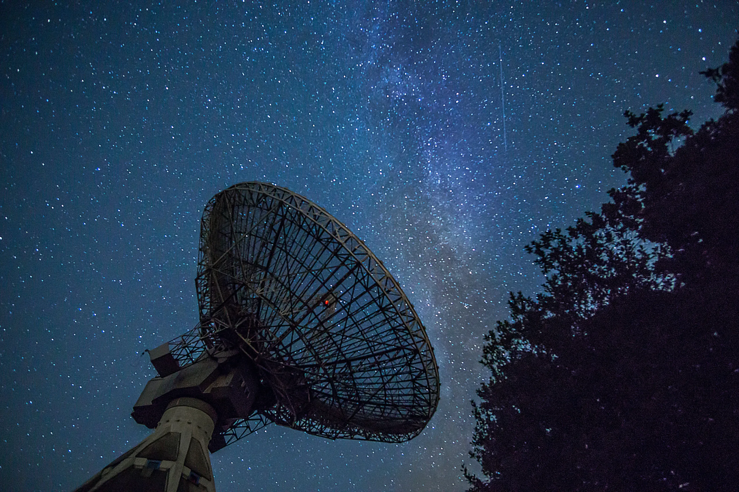 Can I Use A Telescope To Observe Meteor Impacts On The Moon?