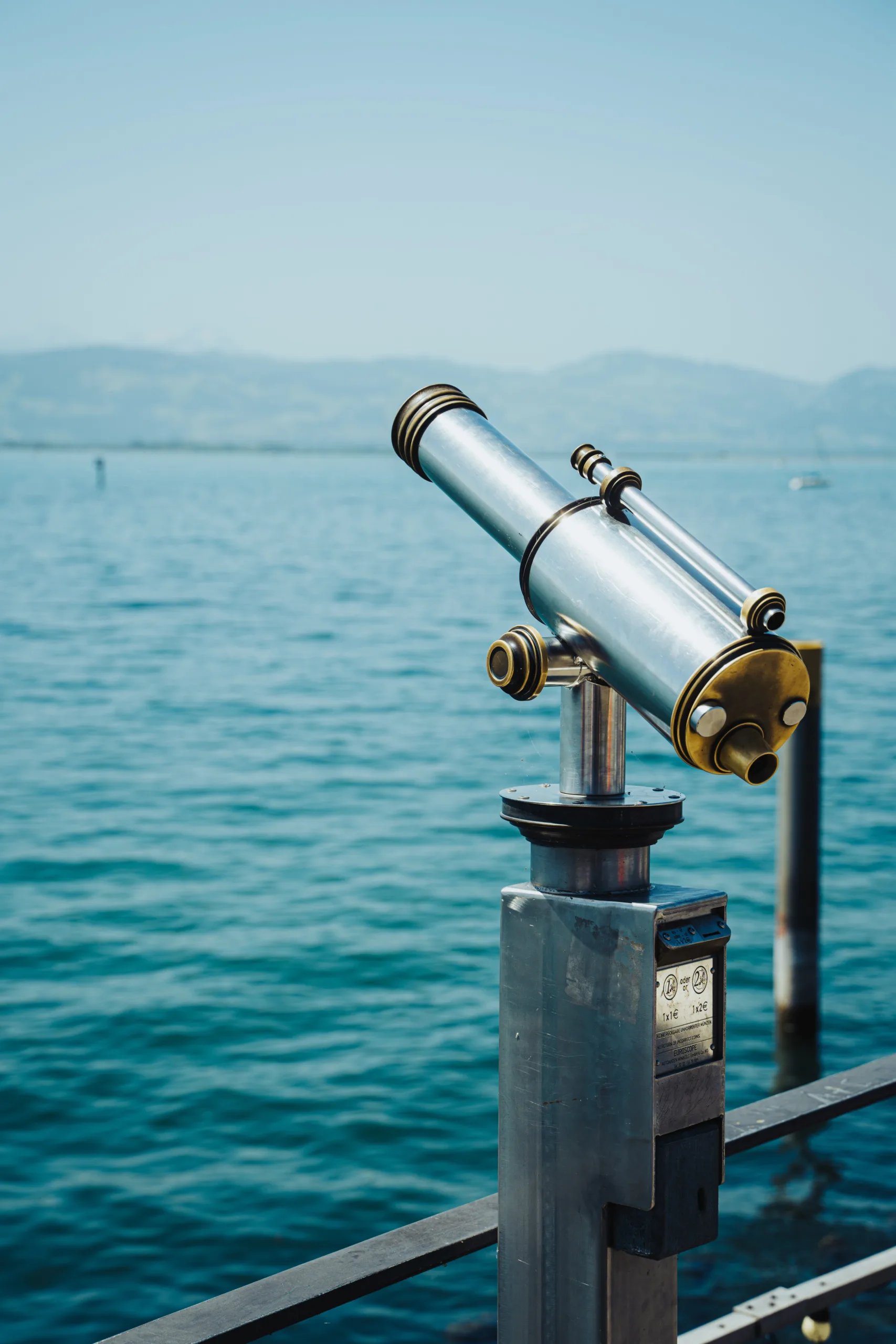 What Role Does Magnification Play In Observing Planets?