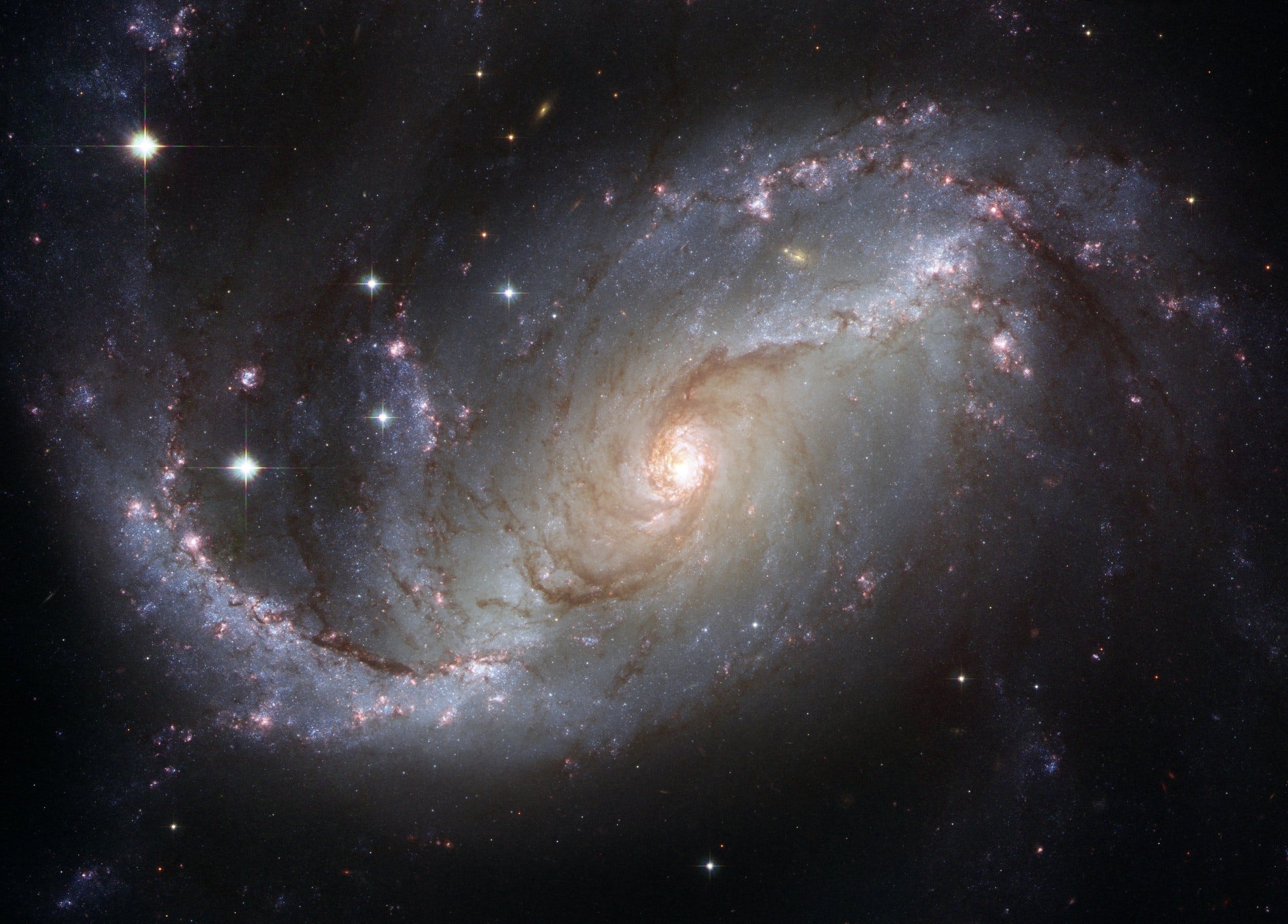 What Role Does Magnification Play In Observing Planets?