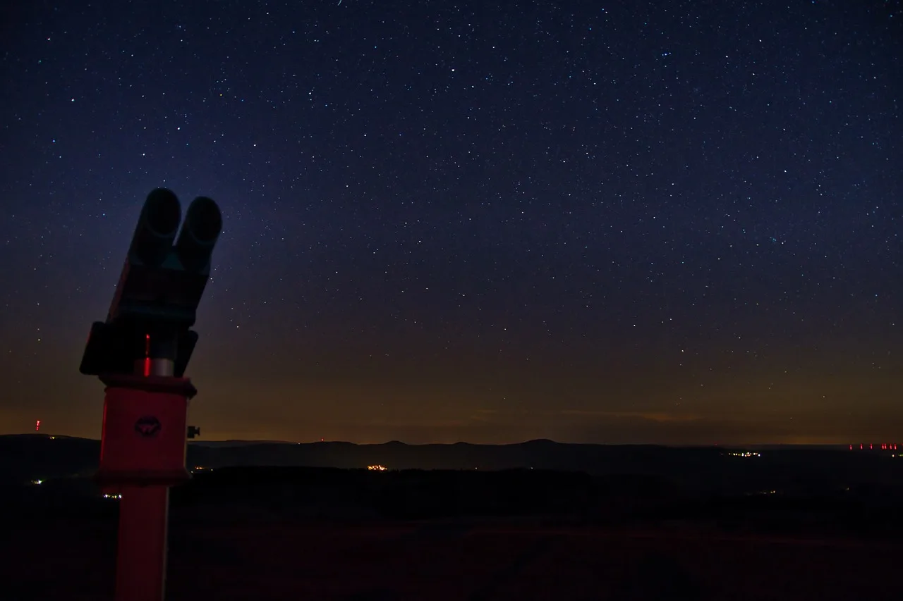 Exploring the Cosmos: What a Telescope Reveals about the Universe Exploring the Cosmos: What a Telescope Reveals about the Universe